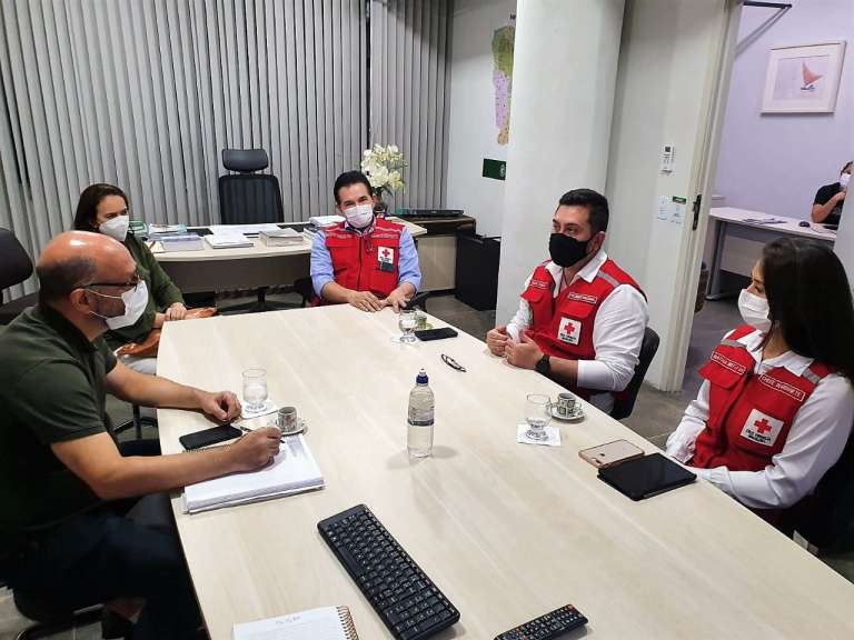ESP/CE e Cruz Vermelha discutem ação solidária para ampliação de treinamentos do capacete Elmo